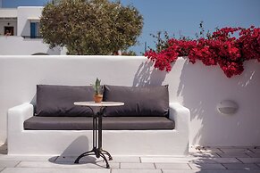 Ikaros Studios & Apartments