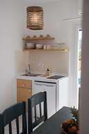 Ikaros Studios & Apartments