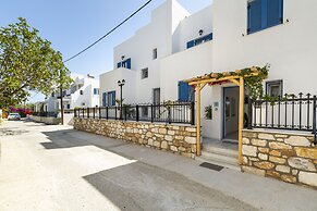 Ikaros Studios & Apartments