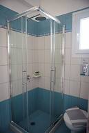 Ikaros Studios & Apartments