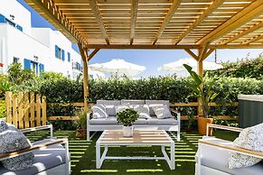 Ikaros Studios & Apartments