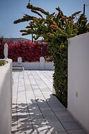 Ikaros Studios & Apartments