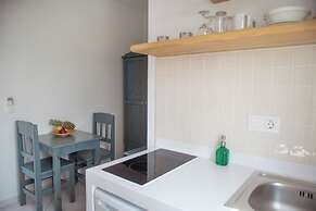 Ikaros Studios & Apartments