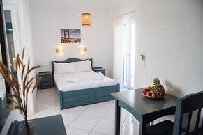 Ikaros Studios & Apartments