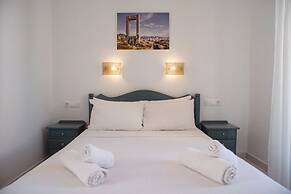 Ikaros Studios & Apartments