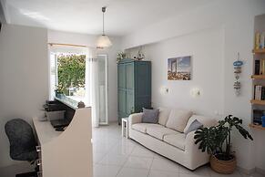 Ikaros Studios & Apartments