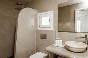 Aqua Luxury Suites