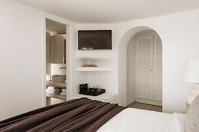 Aqua Luxury Suites