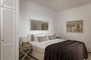 Aqua Luxury Suites