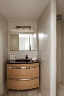 Aqua Luxury Suites
