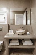Aqua Luxury Suites