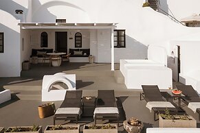 Aqua Luxury Suites