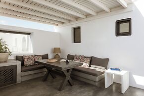 Aqua Luxury Suites