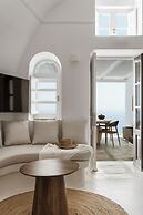 Aqua Luxury Suites