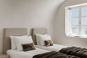 Aqua Luxury Suites