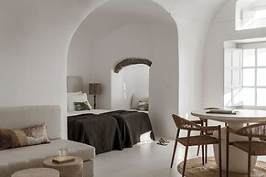 Aqua Luxury Suites