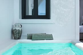 Aqua Luxury Suites