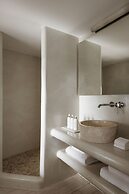 Aqua Luxury Suites