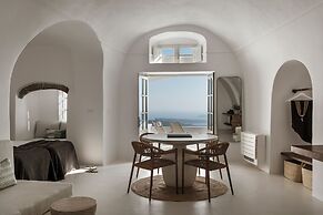 Aqua Luxury Suites