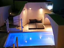 Alizea Villas & Suites