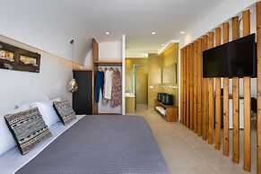 Alizea Villas & Suites