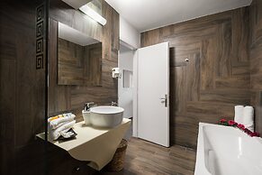 Pantokrator Hotel