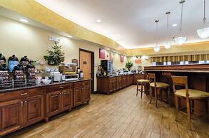 Comfort Suites Salina South