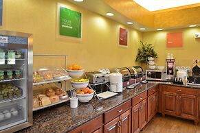 Comfort Suites Salina South