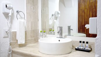 Hotel Marina Resort & Beach Club