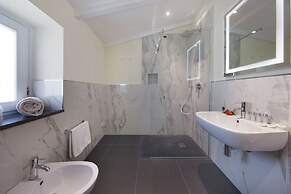 Palazzo Tritone & Abagnale