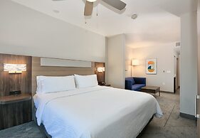Holiday Inn Express & Suites North Dallas at Preston by IHG