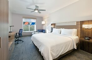 Holiday Inn Express & Suites North Dallas at Preston by IHG