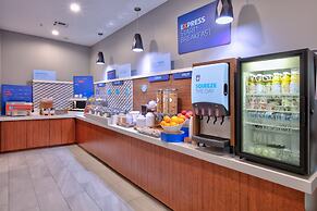 Holiday Inn Express & Suites North Dallas at Preston by IHG