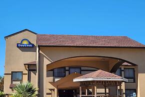 Days Inn by Wyndham Lumberton