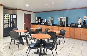 Days Inn by Wyndham Lumberton