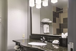 La Quinta Inn & Suites by Wyndham Dallas - Hutchins