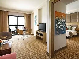 Traders Hotel, Qaryat Al Beri