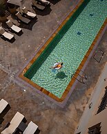 Traders Hotel, Qaryat Al Beri