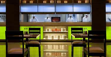 Traders Hotel, Qaryat Al Beri