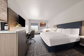 La Quinta Inn & Suites by Wyndham Ft. Worth - Forest Hill TX