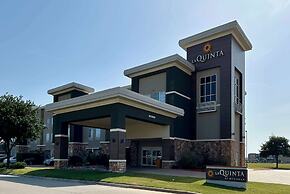 La Quinta Inn & Suites by Wyndham Ft. Worth - Forest Hill TX