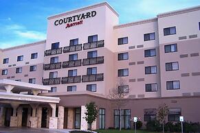 Courtyard by Marriott San Antonio Six Flags at The Rim