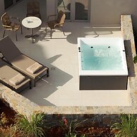 Galaxy Suites Boutique Resort