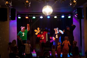 Sunwing Kamala Beach