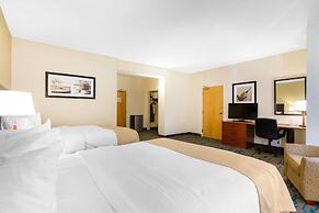Gateway Hotel & Suites, Ascend Hotel Collection