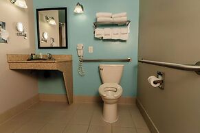Gateway Hotel & Suites, Ascend Hotel Collection