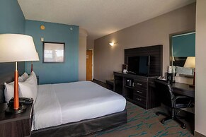 Gateway Hotel & Suites, Ascend Hotel Collection