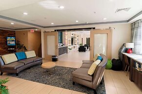 Gateway Hotel & Suites, Ascend Hotel Collection