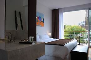 San Isidro Plaza Hotel