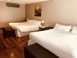 San Isidro Plaza Hotel